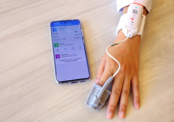 COVID-19 Blood Oxygen Monitoring Cloud Platform Launched in New Taipei City Hospital: A Joint Effort between NYCU & Chunghwa Telecom to Help Hospitals Fight the COVID-19 Epidemic