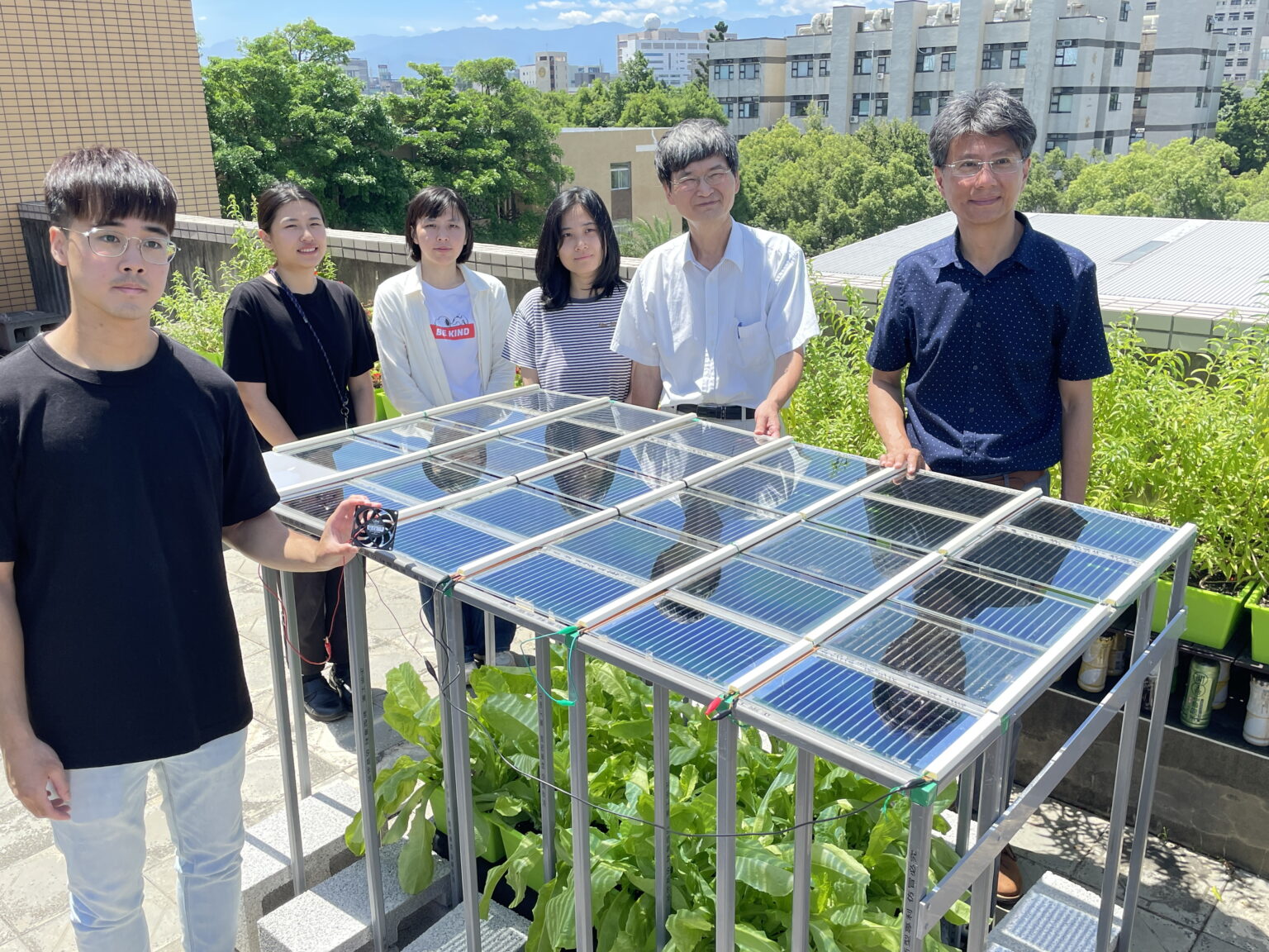 DIYGreen屋頂農園結合太陽能板 打造高效屋頂
