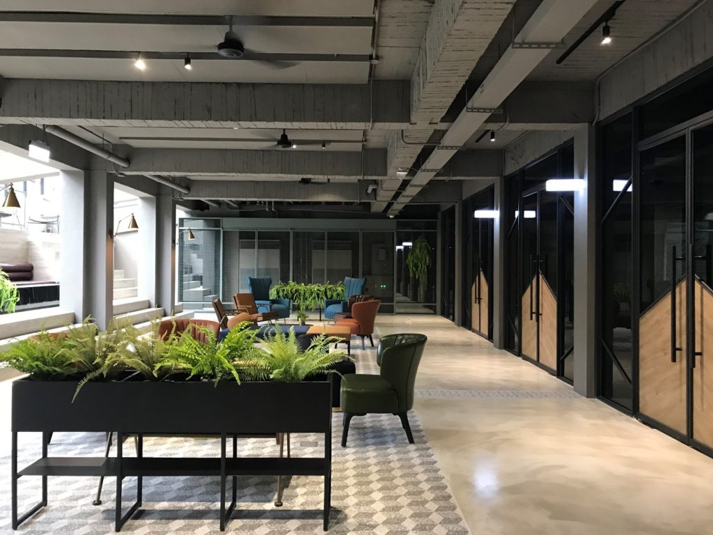 The Most Stylish University Dormitory in Taiwan! National Chiao Tung University Dormitory 12 Lounge Transformed into a Black Industrial Style