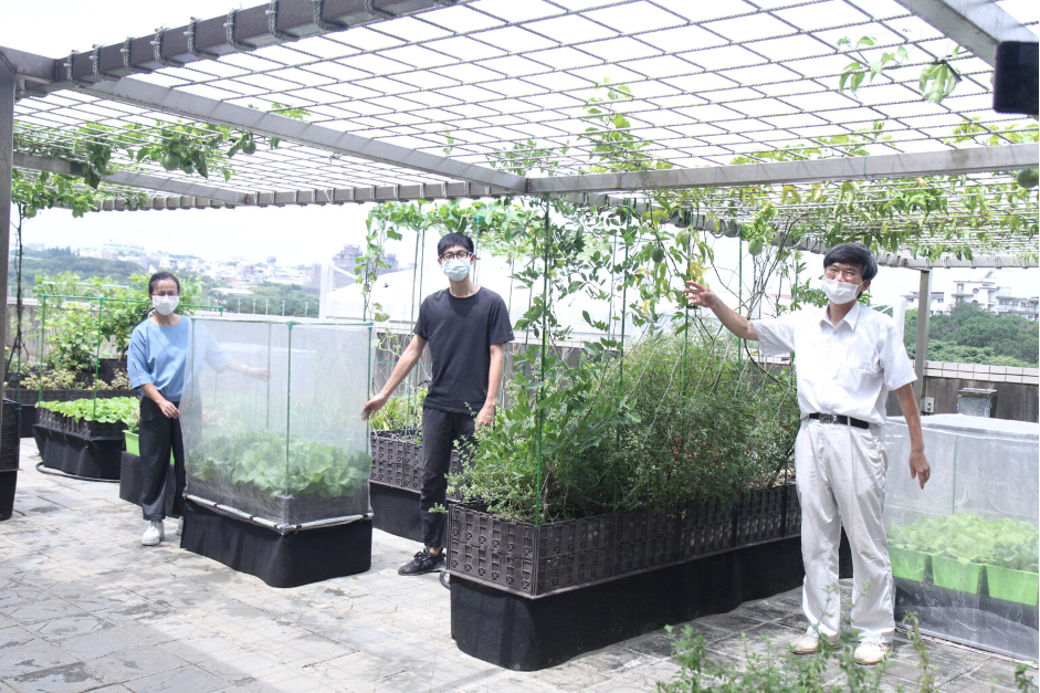 [NYCU SDGs Project] Zero Waste Recycling Rooftop Farms